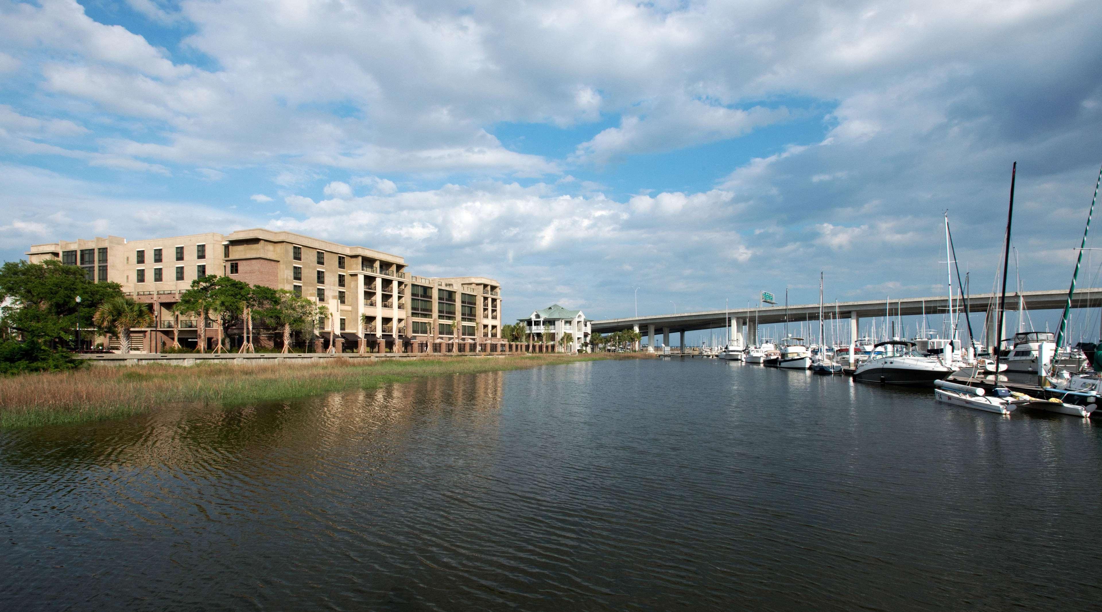 Hilton Garden Inn Charleston Waterfront/Downtown Exterior foto